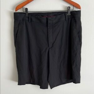 NIKE TIGER WOODS COLLECTION GOLF SHORTS IN BLACK SIZE 36 Waist